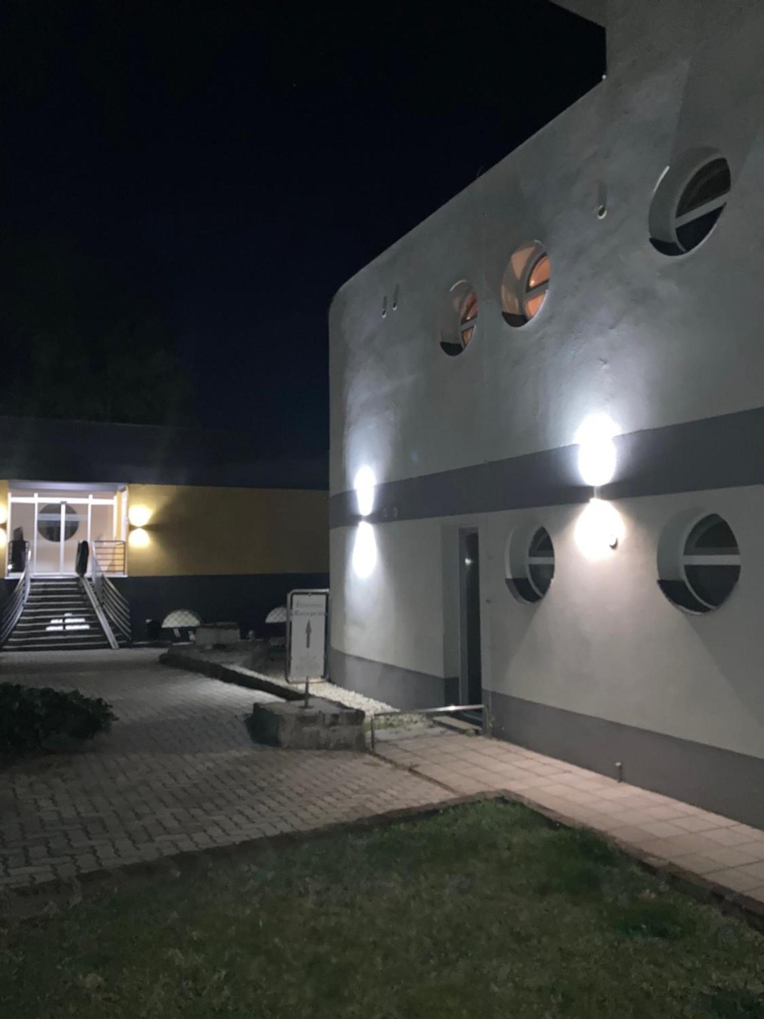ホテル Nautilus Etterem Es Panzio Dabas エクステリア 写真